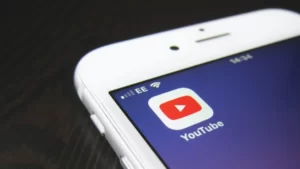 How to Turn On or Off YouTube Smart Downloads