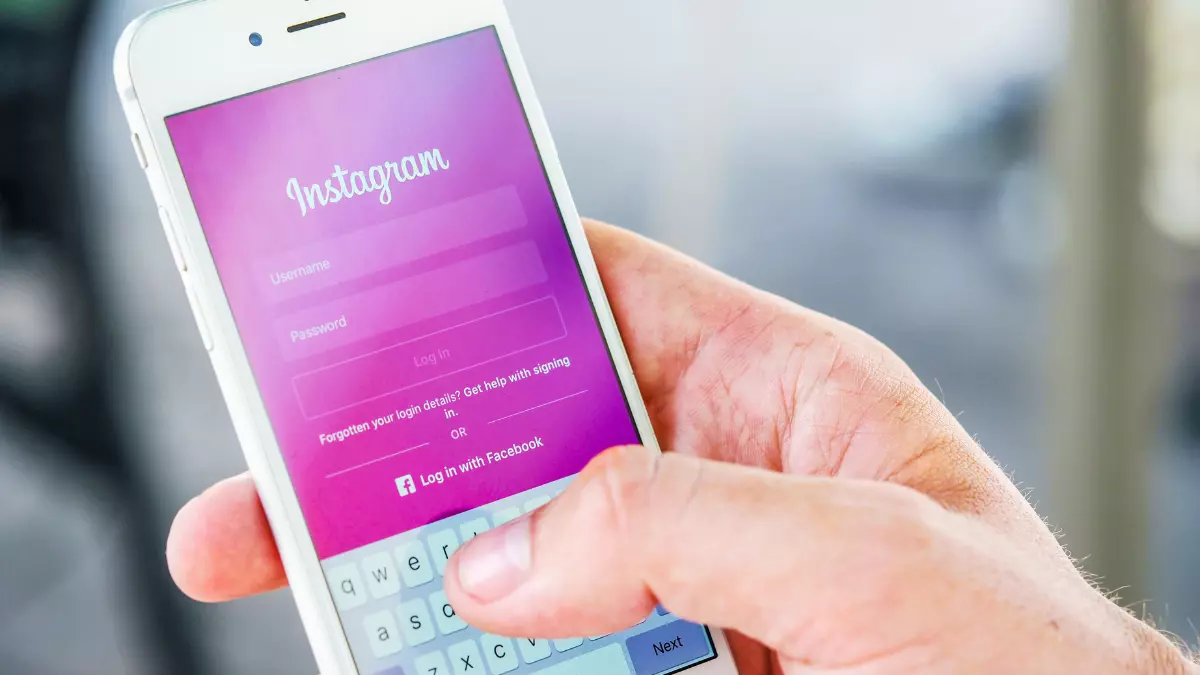 8 Ways to Fix Instagram Post Creation Option Not Showing
